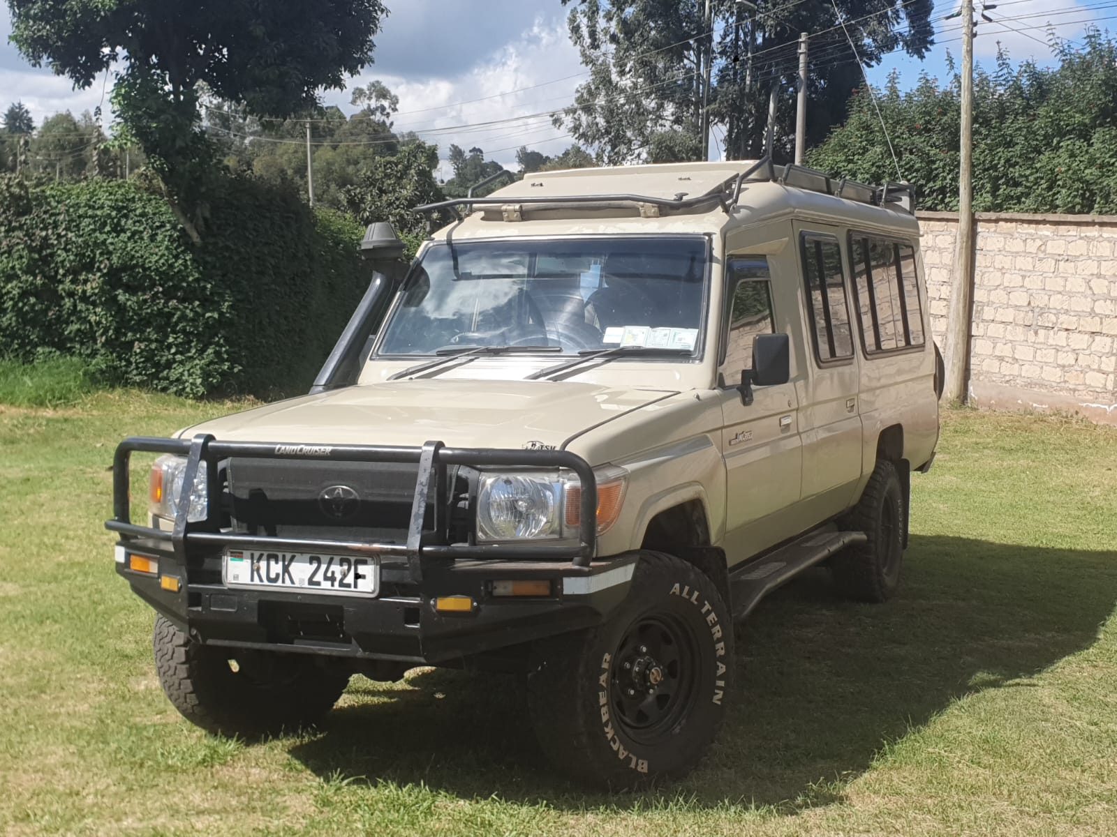 Extended Safari Land Cruiser